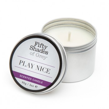 Fifty Shades Of Grey masāžas svece Play Nice Vanilla Candle